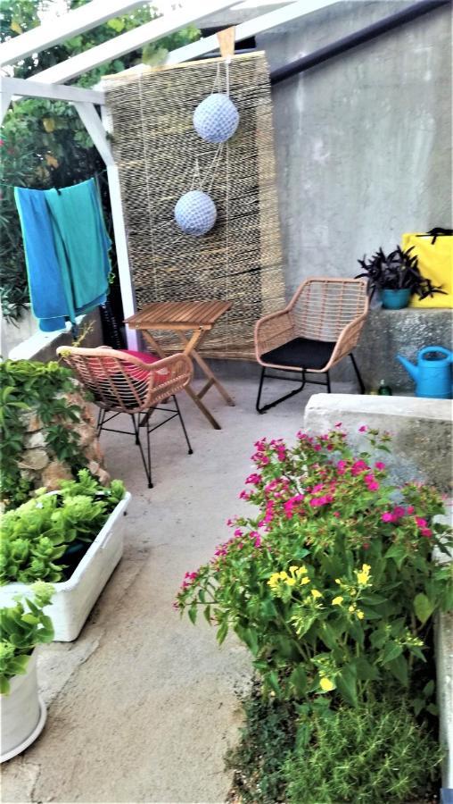 Agave Apartments Stara Baska Luaran gambar